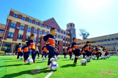 江西会昌：幼儿足球课 运动真快乐